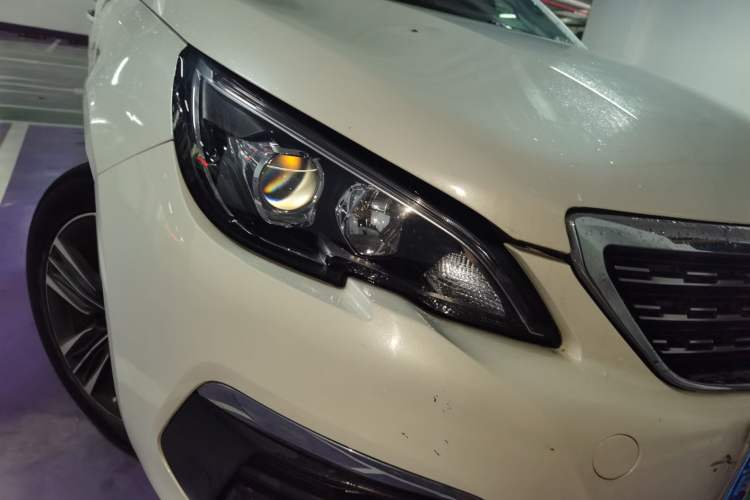 Used Peugeot 308 2018 1.6L Automatic Fashion Edition Right Front Headlight