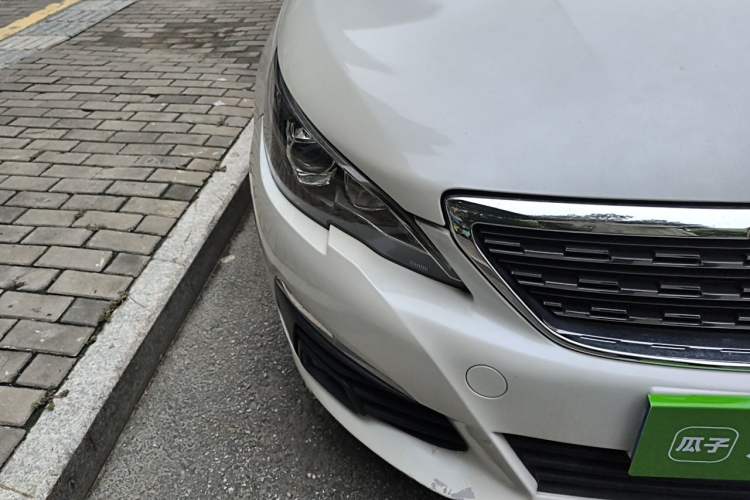 Used Peugeot 308 2018 1.6L Automatic Luxury Edition Right Front Headlight