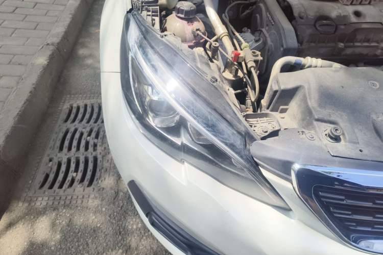 Used Peugeot 308 2018 1.6L Manual Fashion Edition Right Front Headlight