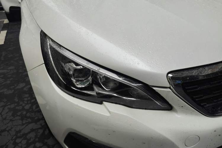 Used Peugeot 308 2018 1.6L Automatic Luxury Edition Right Front Headlight