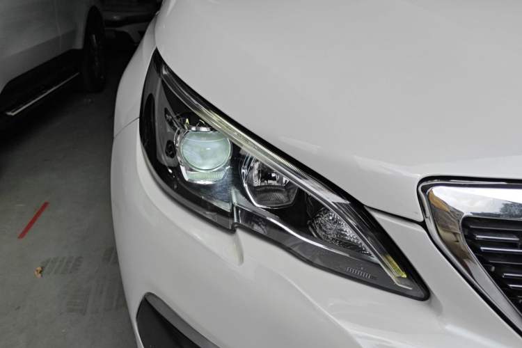 Used Peugeot 308 2018 1.6L Automatic Luxury Edition Right Front Headlight