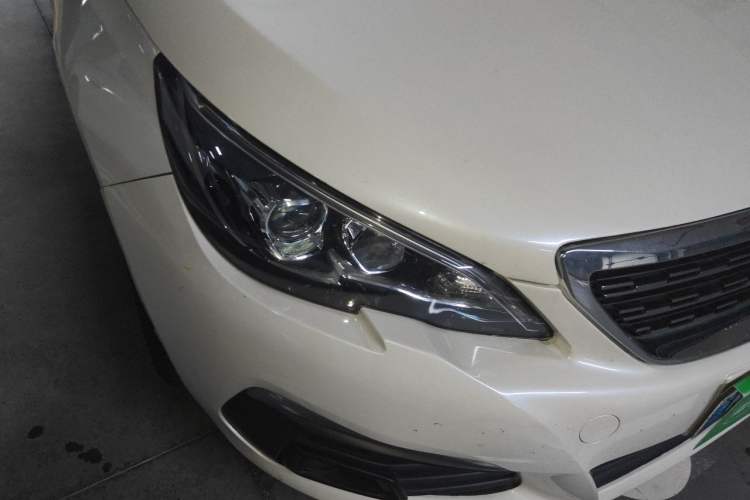 Used Peugeot 308 2018 1.6L Automatic Luxury Edition Right Front Headlight
