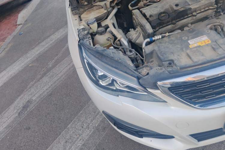 Used Peugeot 308 2018 1.6L Automatic Luxury Edition Right Front Headlight