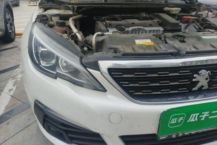 Used Peugeot 308 2018 1.6L Automatic Luxury Edition Right Front Headlight