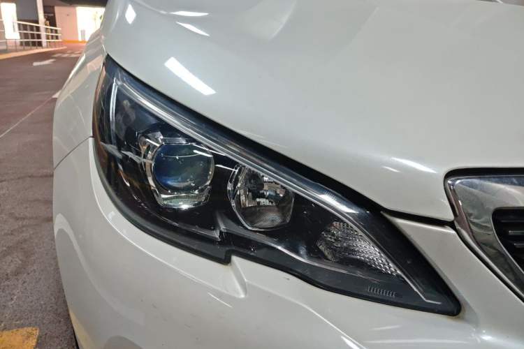 Used Peugeot 308 2018 1.6L Automatic Luxury Edition Right Front Headlight