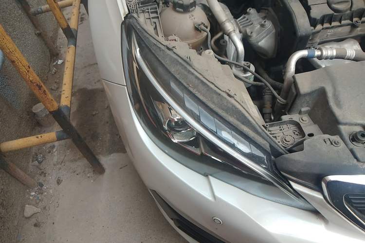 Used Peugeot 308 2018 1.6L Manual Fashion Edition Right Front Headlight