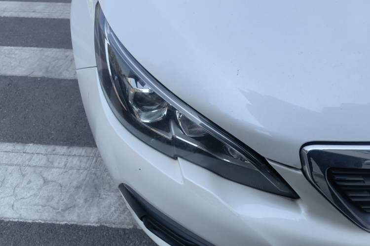 Used Peugeot 308 2018 1.6L Automatic Luxury Edition Right Front Headlight