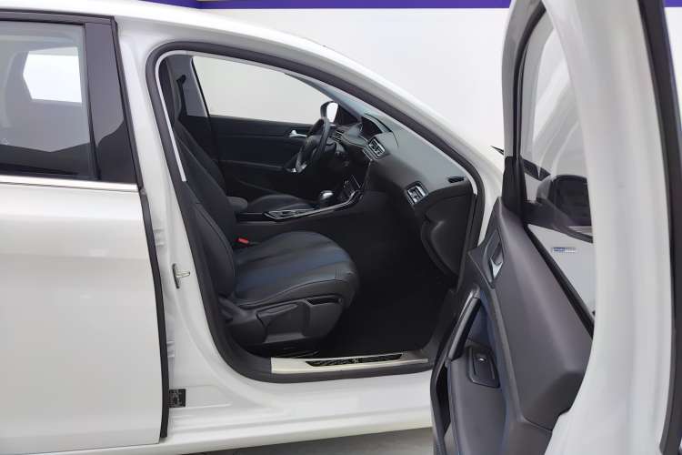 Used Peugeot 308 2018 350THP Automatic Prestige Edition Right Front Seat