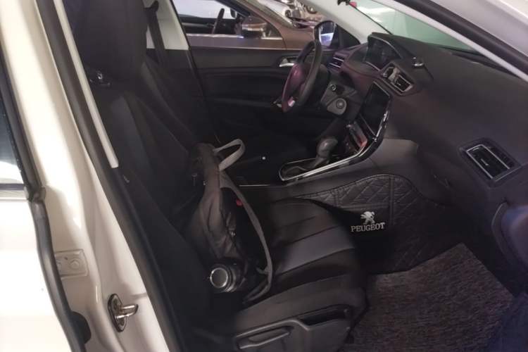 Used Peugeot 308 2018 1.6L Automatic Luxury Edition Right Front Seat