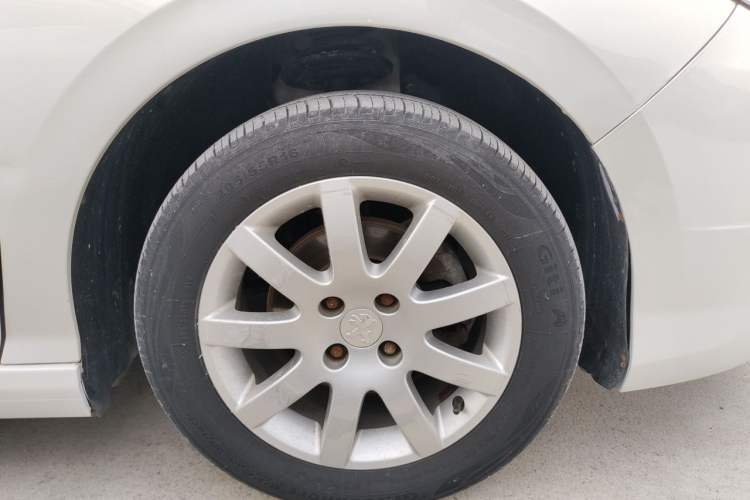 Used Peugeot 308 2018 1.6L Automatic Luxury Edition Right Front Wheel Hub