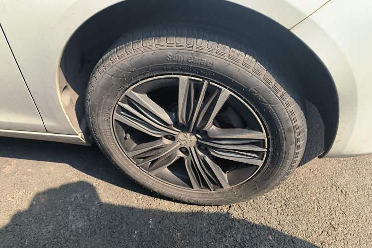 Used Peugeot 308 2018 1.6L Automatic Luxury Edition Right Front Wheel Hub