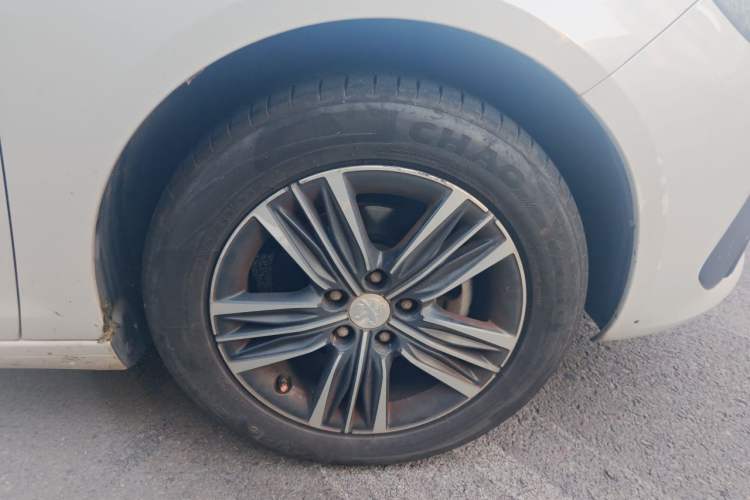 Used Peugeot 308 2018 1.6L Automatic Luxury Edition Right Front Wheel Hub