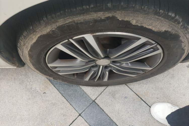 Used Peugeot 308 2018 1.6L Automatic Luxury Edition Right Front Wheel Hub