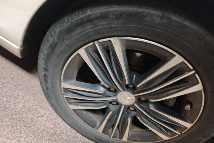 Used Peugeot 308 2018 1.6L Automatic Luxury Edition Right Front Wheel Hub