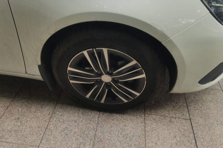 Used Peugeot 308 2018 1.6L Automatic Luxury Edition Right Front Wheel Hub