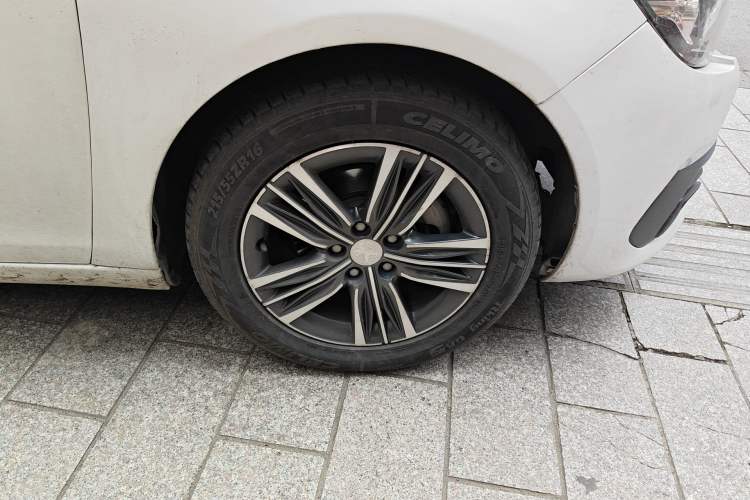 Used Peugeot 308 2018 1.6L Automatic Fashion Edition Right Front Wheel Hub