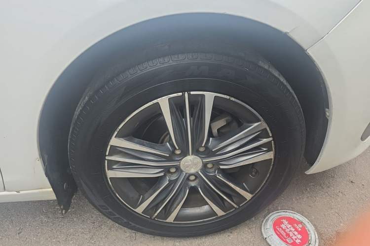 Used Peugeot 308 2018 1.6L Automatic Luxury Edition Right Front Wheel Hub