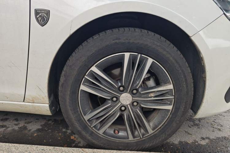 Used Peugeot 308 2018 1.6L Automatic Luxury Edition Right Front Wheel Hub