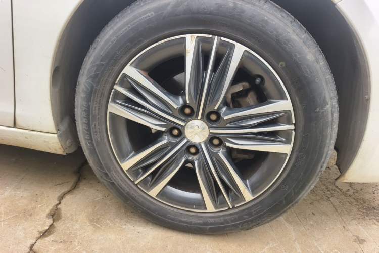 Used Peugeot 308 2018 1.6L Automatic Luxury Edition Right Front Wheel Hub