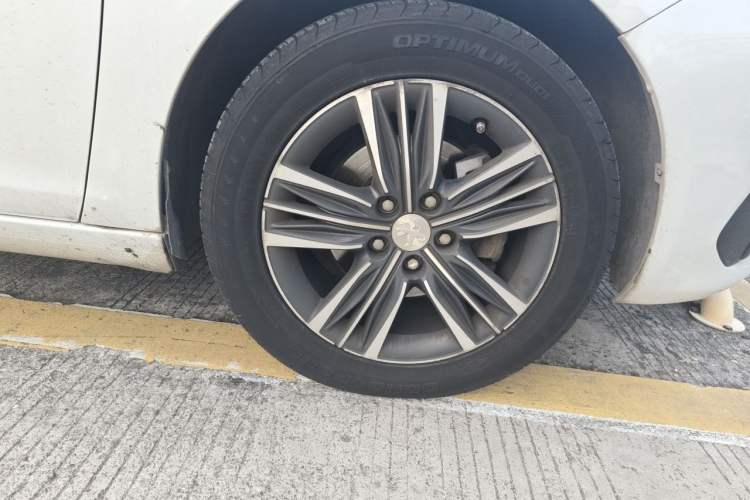 Used Peugeot 308 2018 1.6L Automatic Luxury Edition Right Front Wheel Hub