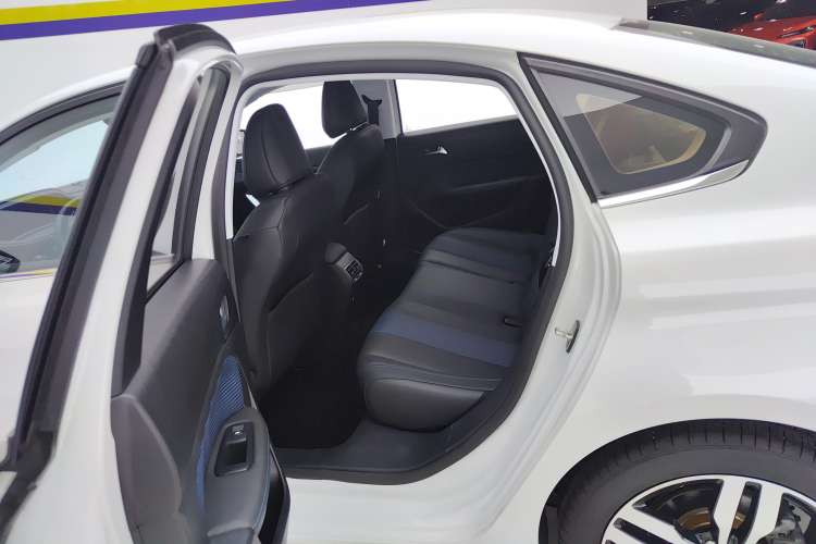 Used Peugeot 308 2018 350THP Automatic Prestige Edition Right Rear Seat