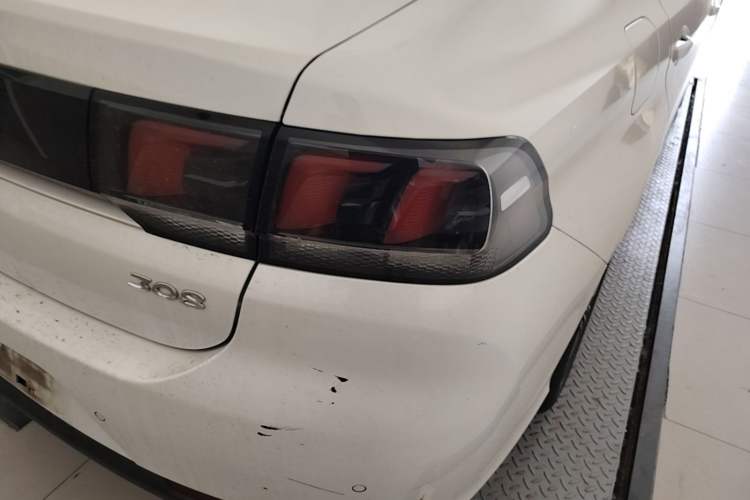 Used Peugeot 308 2018 1.6L Automatic Luxury Edition Right Rear Taillight