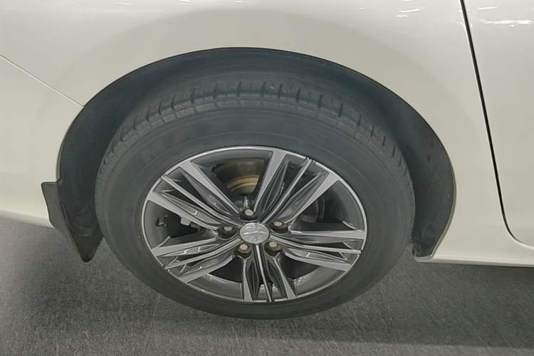 Used Peugeot 308 2018 230THP Automatic Luxury Edition Right Rear Wheel Hub