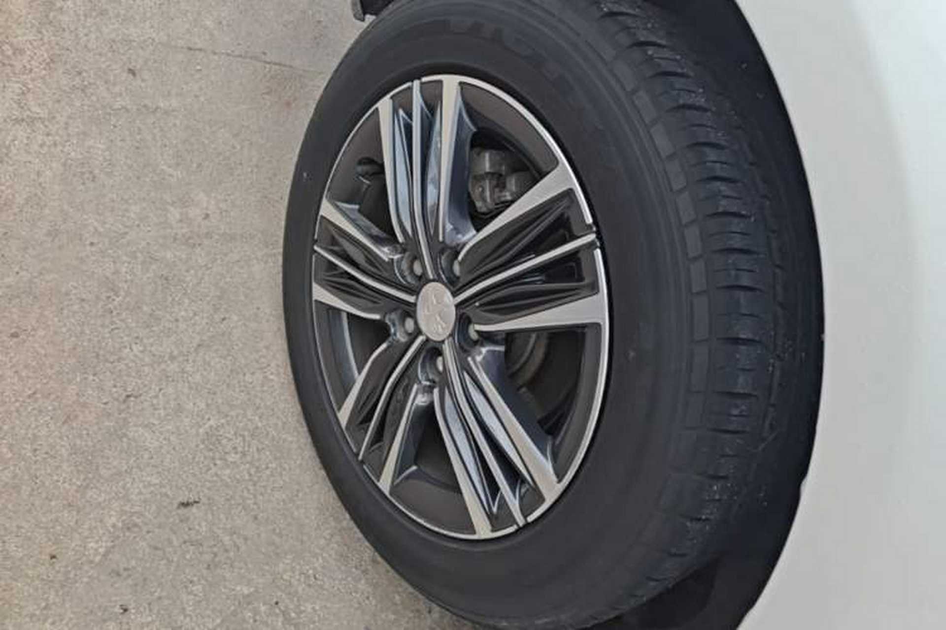 Used Peugeot 308 2018 1.6L Automatic Luxury Edition Right Rear Wheel Hub