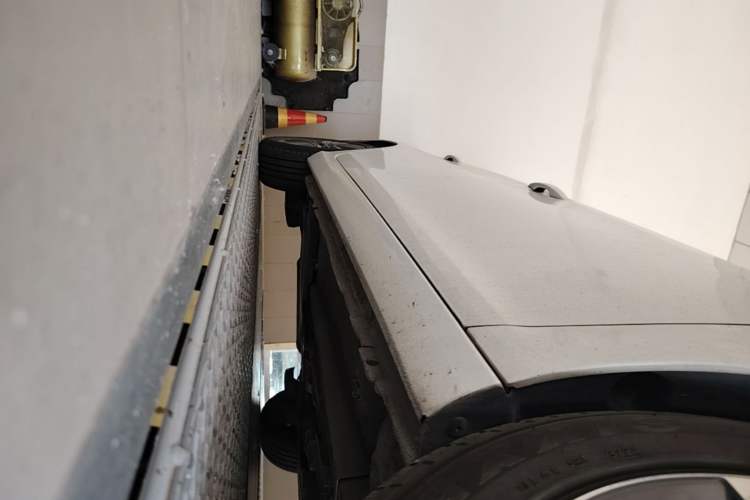 Used Peugeot 308 2018 1.6L Automatic Luxury Edition Right Side Sill