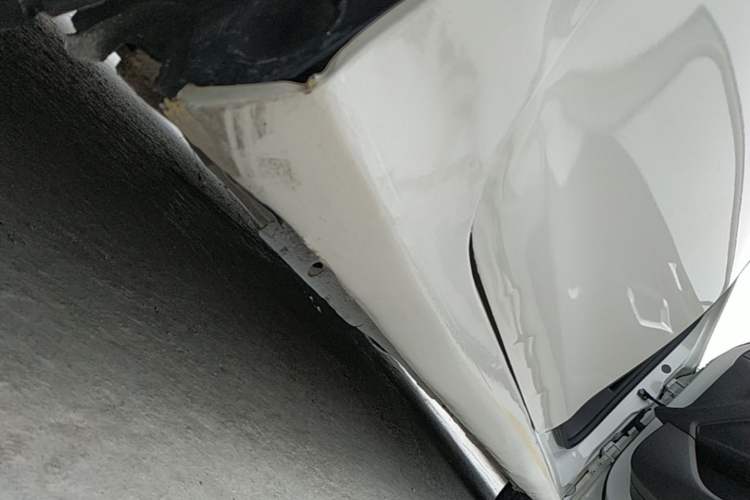 Used Peugeot 308 2018 1.6L Automatic Luxury Edition Right Side Sill