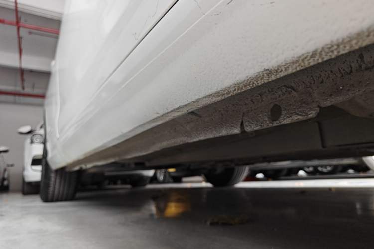 Used Peugeot 308 2018 1.6L Automatic Luxury Edition Right Side Sill