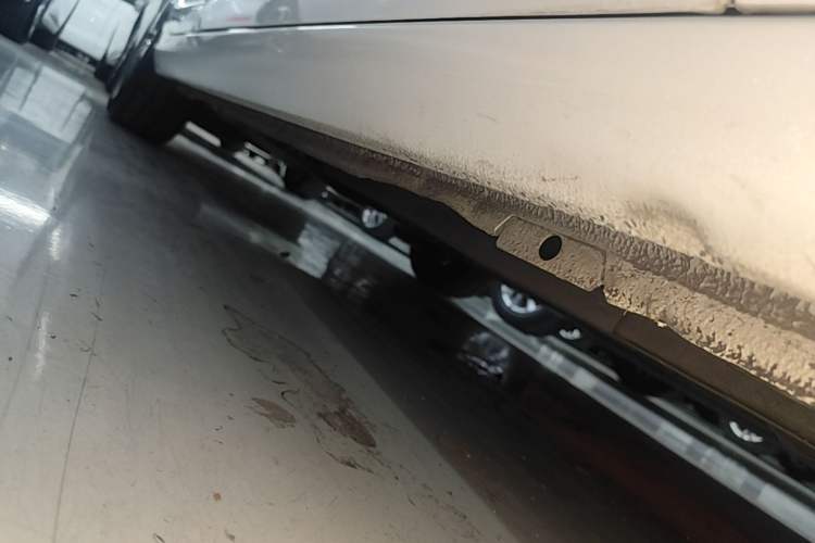 Used Peugeot 308 2018 1.6L Automatic Luxury Edition Right Side Sill