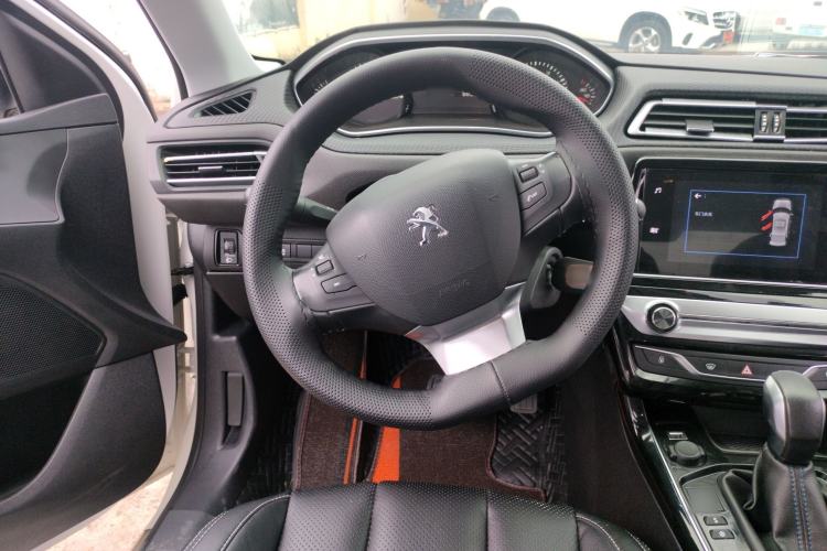 Used Peugeot 308 2018 230THP Automatic Luxury Edition Steering Wheel