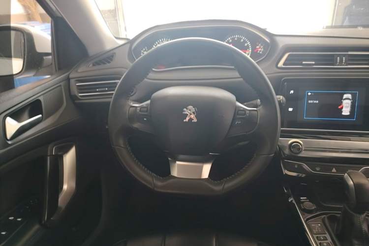 Used Peugeot 308 2018 1.6L Automatic Luxury Edition Steering Wheel