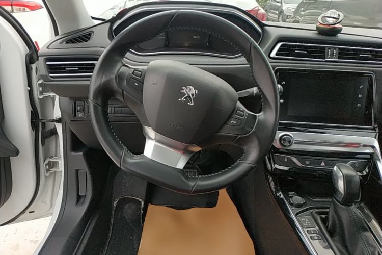 Used Peugeot 308 2018 1.6L Automatic Luxury Edition Steering Wheel