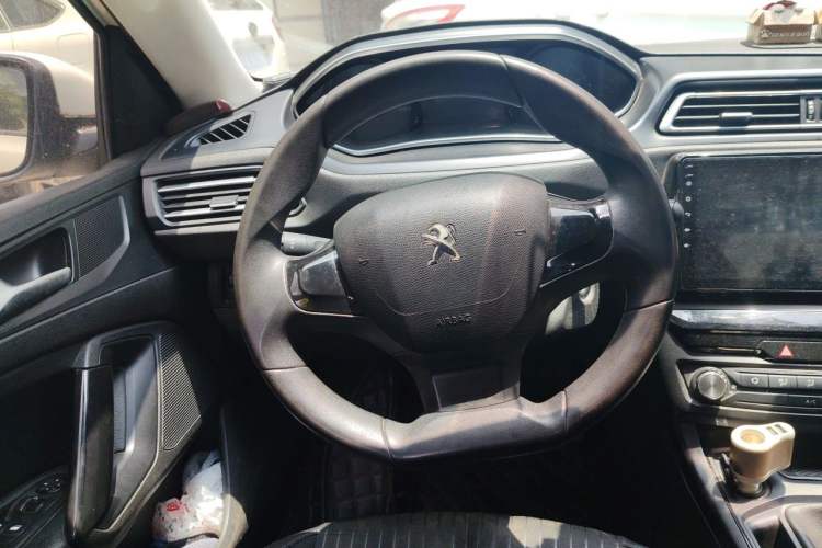 Used Peugeot 308 2018 1.6L Manual Fashion Edition Steering Wheel