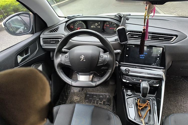 Used Peugeot 308 2018 1.6L Automatic Luxury Edition Steering Wheel
