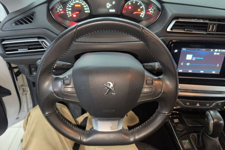 Used Peugeot 308 2018 1.6L Automatic Luxury Edition Steering Wheel