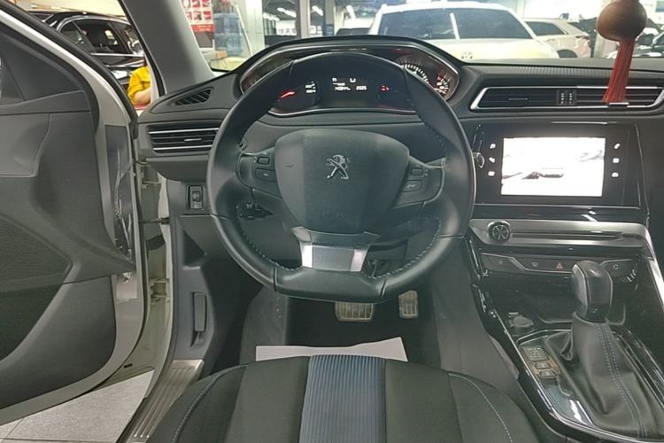 Used Peugeot 308 2018 230THP Automatic Luxury Edition Steering Wheel