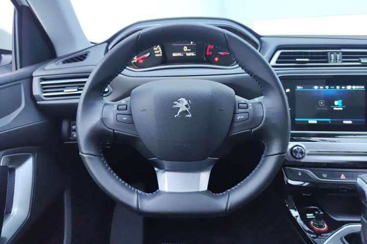 Used Peugeot 308 2018 350THP Automatic Prestige Edition Steering Wheel