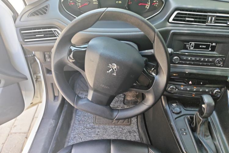 Used Peugeot 308 2018 1.6L Automatic Fashion Edition Steering Wheel