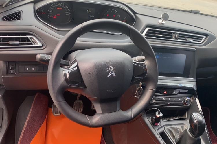 Used Peugeot 308 2018 1.6L Manual Fashion Edition Steering Wheel