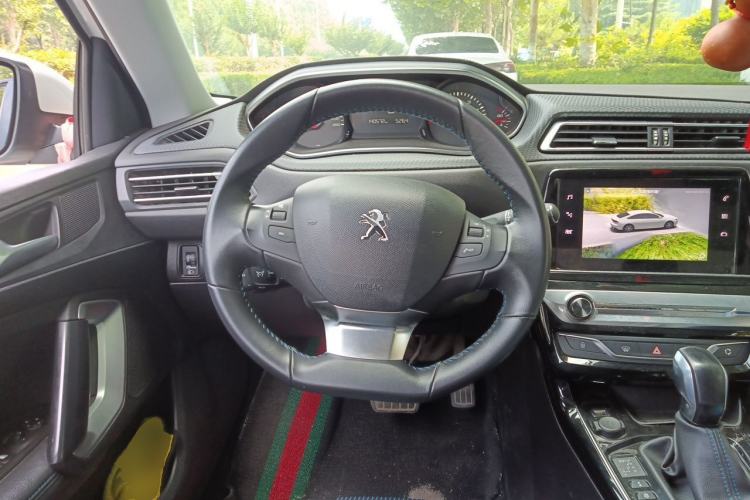 Used Peugeot 308 2018 230THP Automatic Luxury Edition Steering Wheel