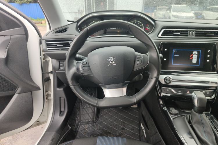 Used Peugeot 308 2018 1.6L Automatic Luxury Edition Steering Wheel