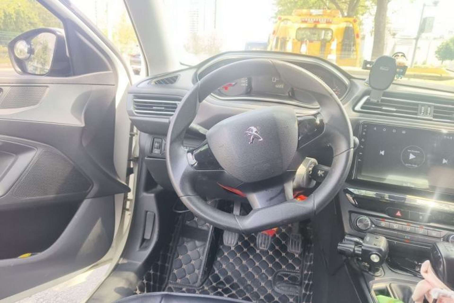 Used Peugeot 308 2018 1.6L Manual Fashion Edition Steering Wheel