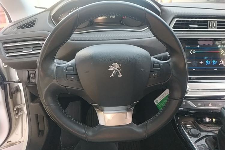 Used Peugeot 308 2018 1.6L Automatic Luxury Edition Steering Wheel