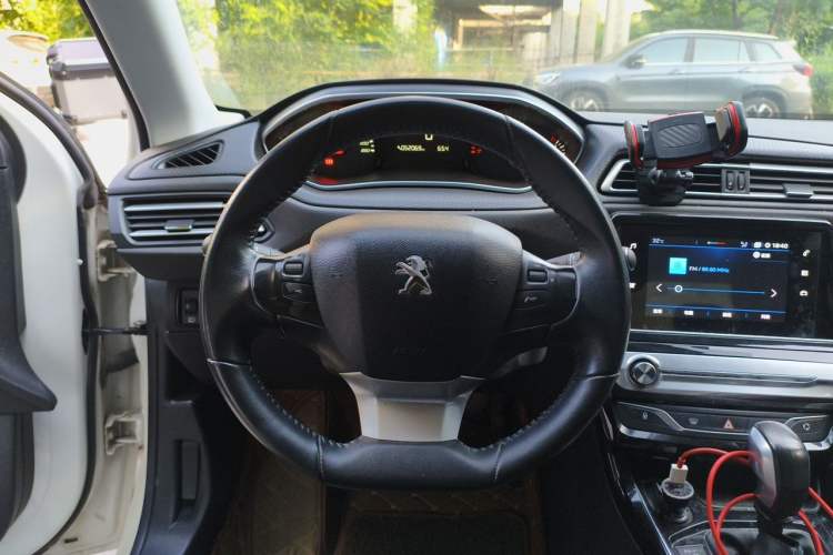 Used Peugeot 308 2018 1.6L Automatic Luxury Edition Steering Wheel