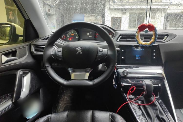 Used Peugeot 308 2018 1.6L Automatic Luxury Edition Steering Wheel