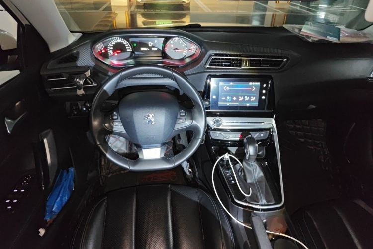 Used Peugeot 308 2018 230THP Automatic Luxury Edition Steering Wheel