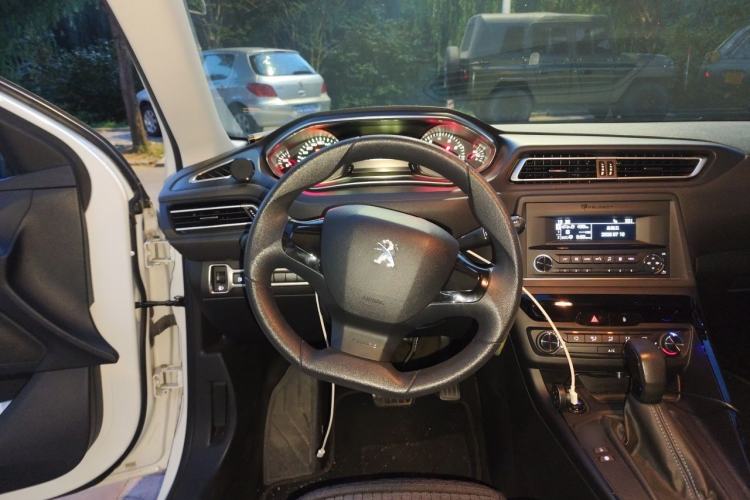 Used Peugeot 308 2018 1.6L Automatic Fashion Edition Steering Wheel